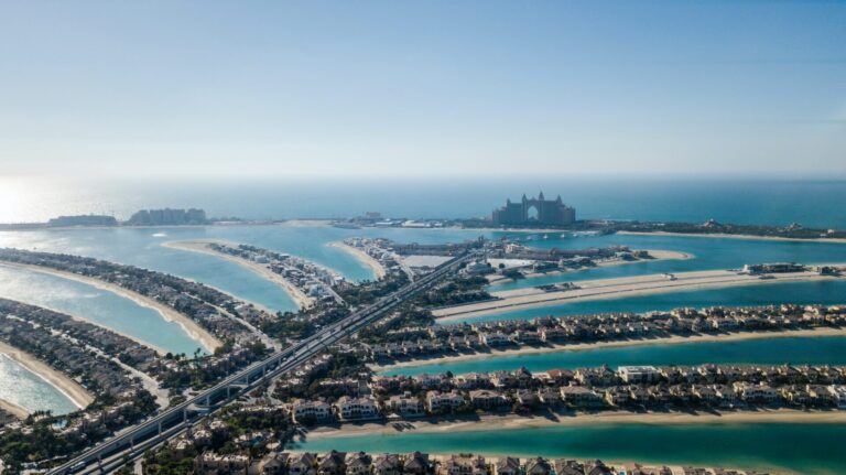 Palm-Jumeirah-DubaiCityBuzz